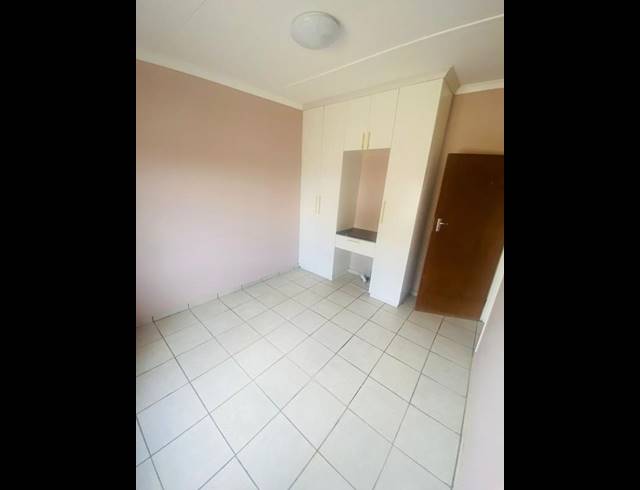 2 BEDROOM PROPERTY TO RENT IN MANABA BEACH